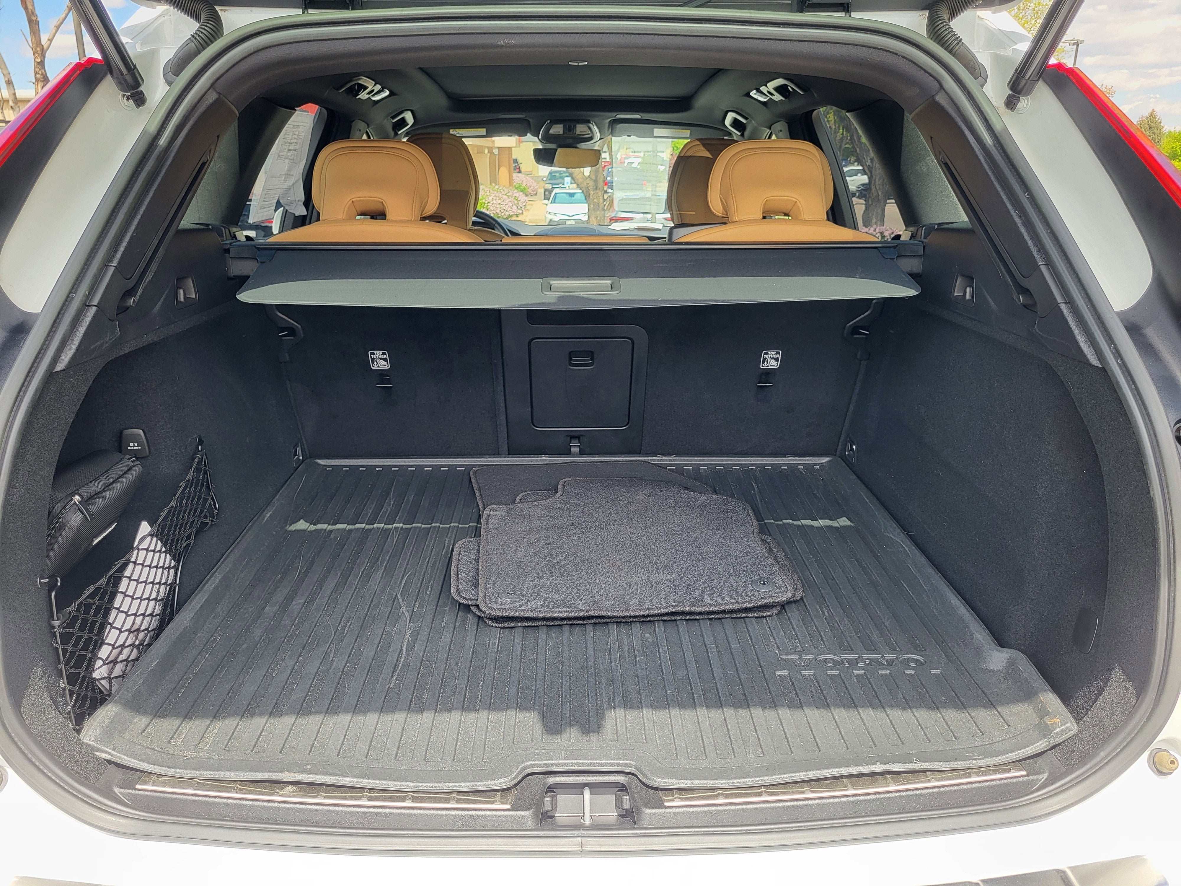 2023 Volvo XC60 B5 Ultimate Bright Theme