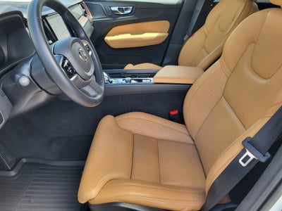 2023 Volvo XC60 B5 Ultimate Bright Theme