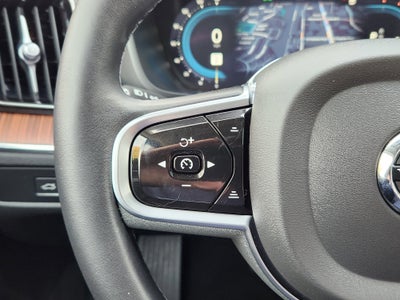 2023 Volvo XC60 B5 Ultimate Bright Theme