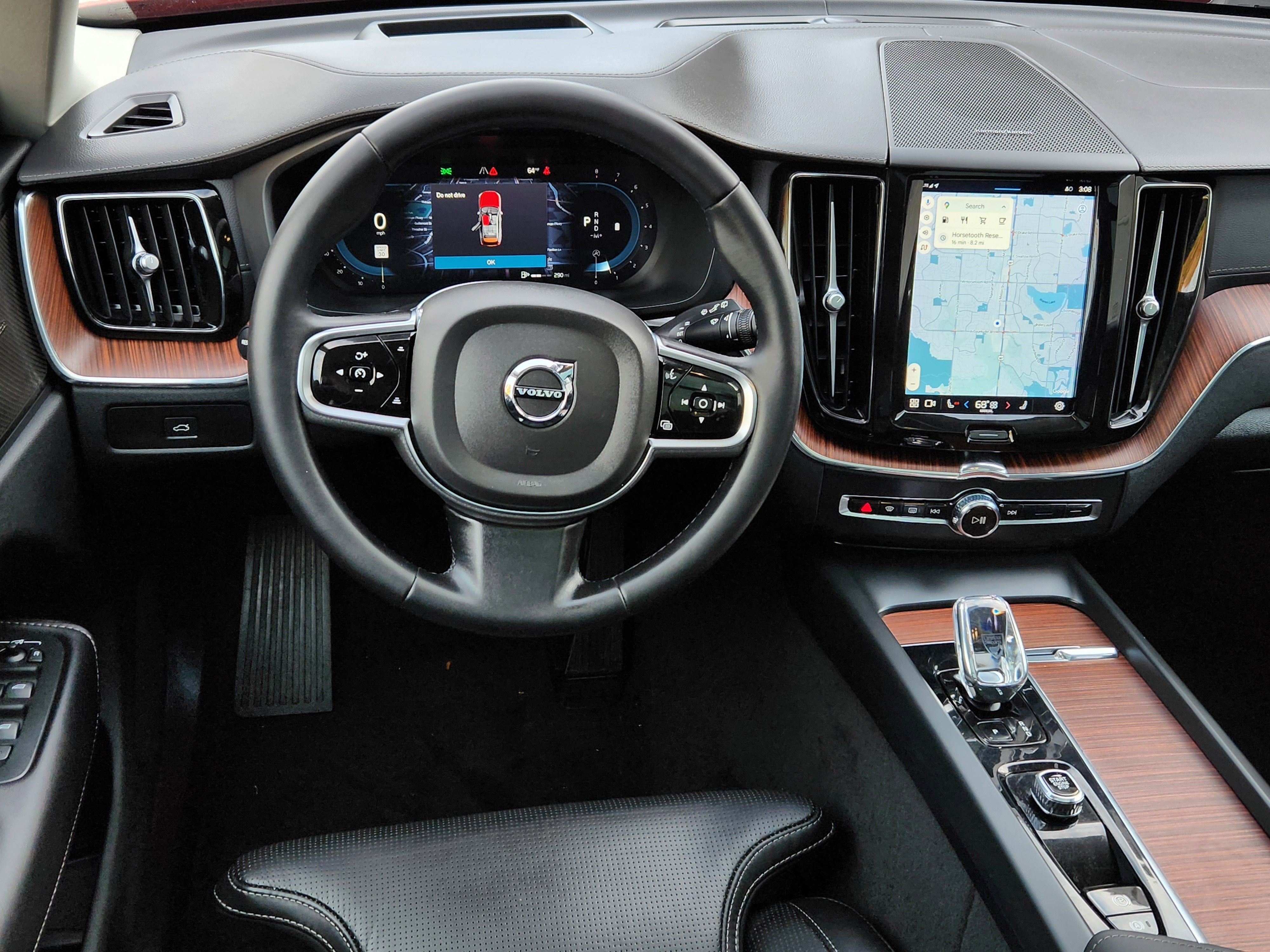 2023 Volvo XC60 B5 Ultimate Bright Theme