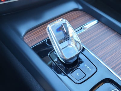 2023 Volvo XC60 B5 Ultimate Bright Theme