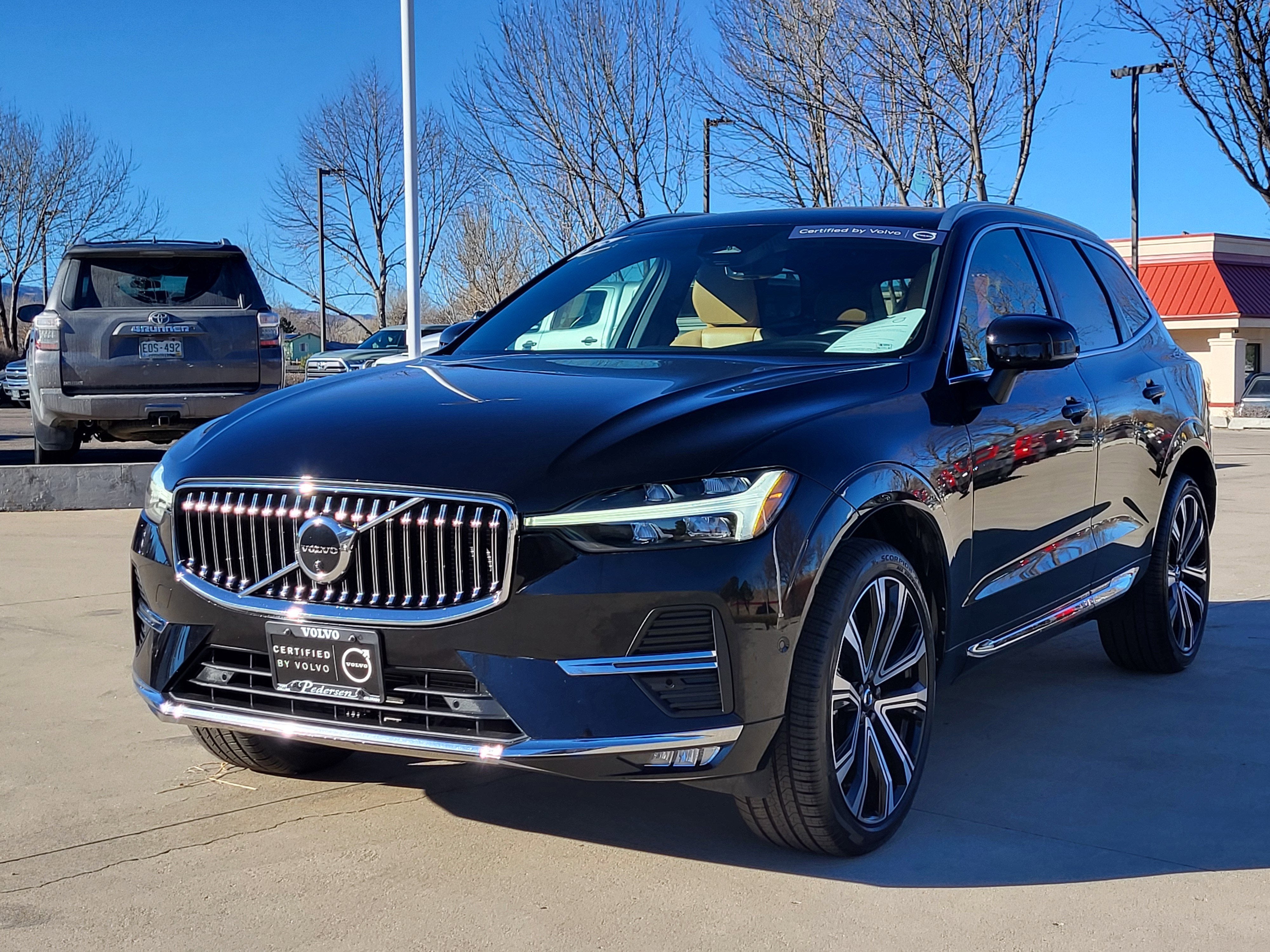 2023 Volvo XC60 B5 Ultimate Bright Theme
