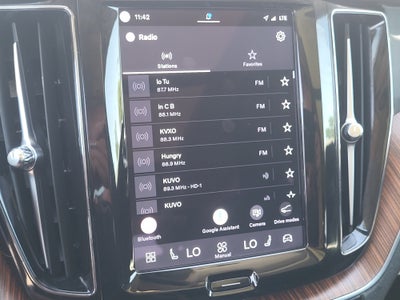 2024 Volvo XC60 B5 Plus Dark Theme