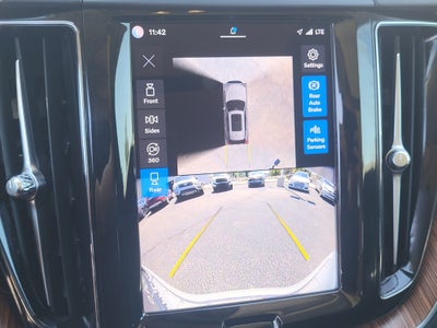 2024 Volvo XC60 B5 Plus Dark Theme