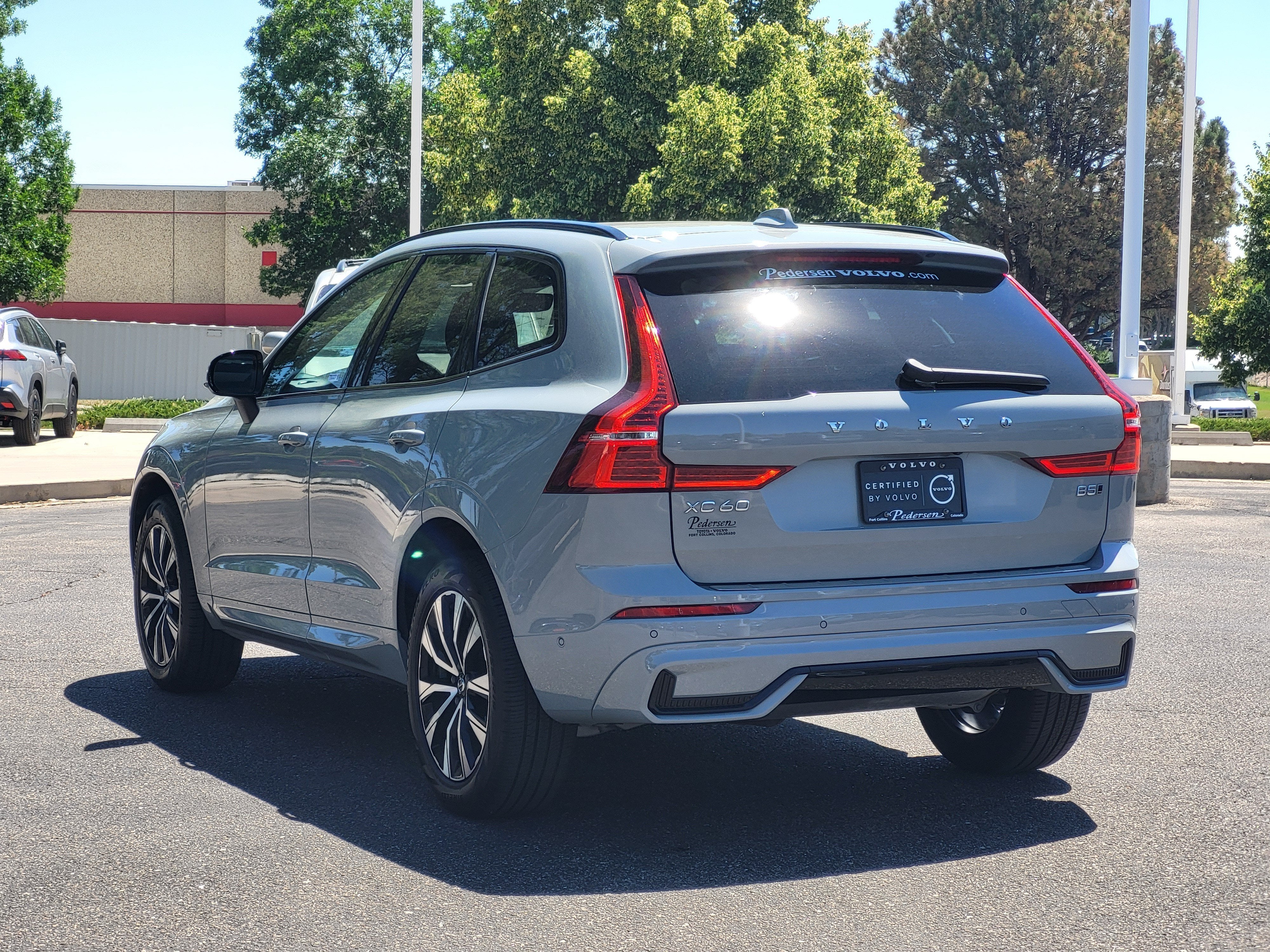 2024 Volvo XC60 B5 Plus Dark Theme