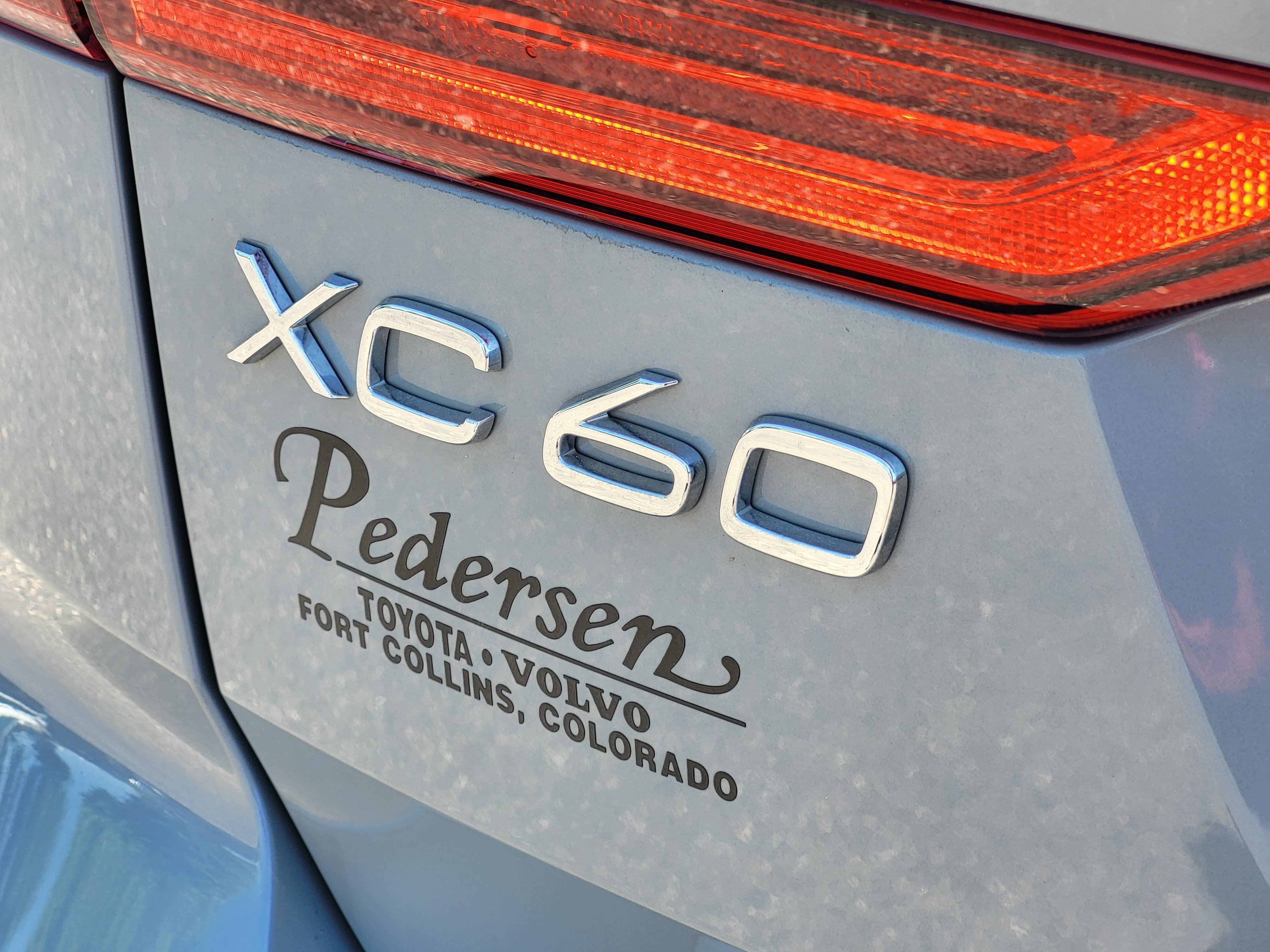 2024 Volvo XC60 B5 Plus Dark Theme
