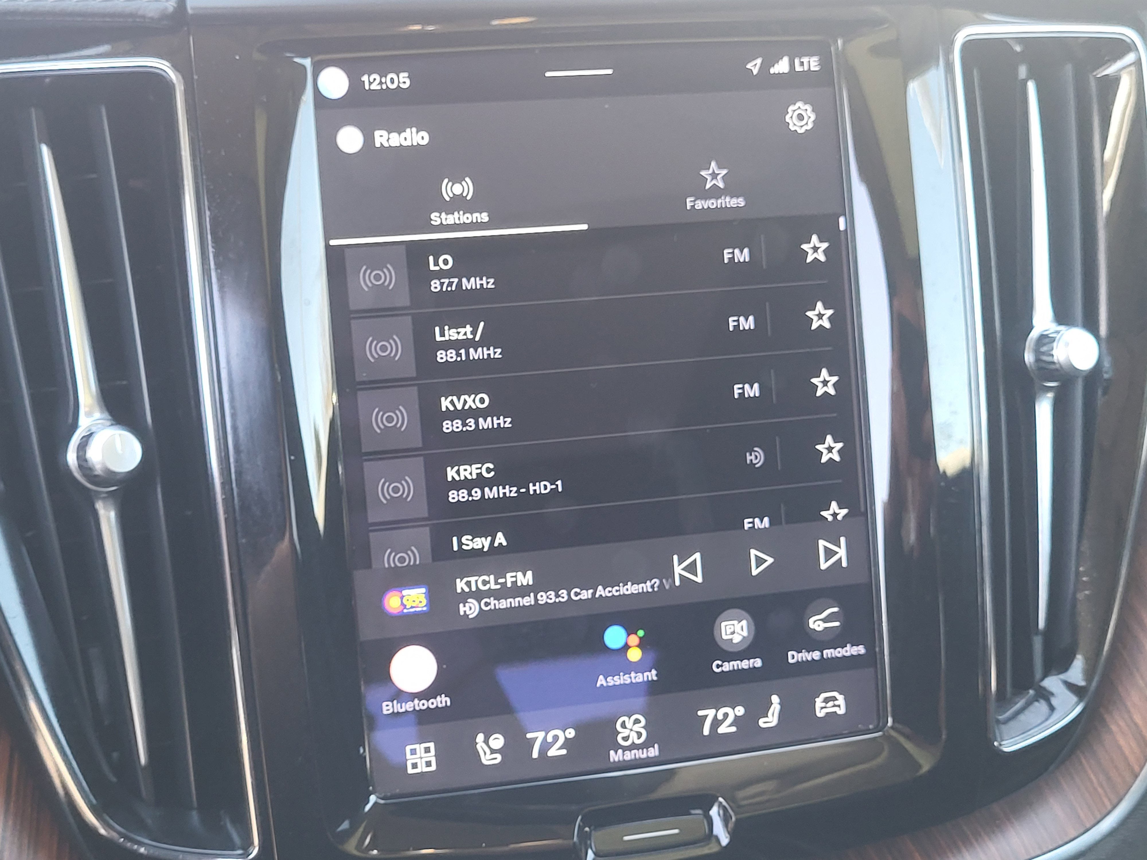 2023 Volvo XC60 B5 Ultimate Dark Theme