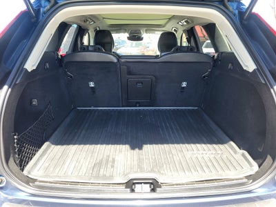 2023 Volvo XC60 B5 Ultimate Dark Theme