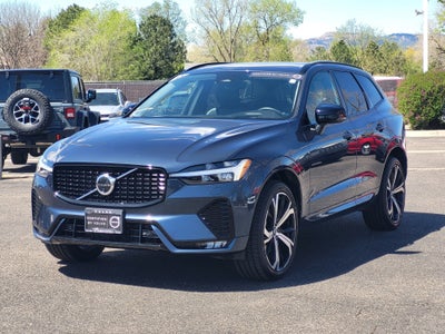 2023 Volvo XC60 B5 Ultimate Dark Theme