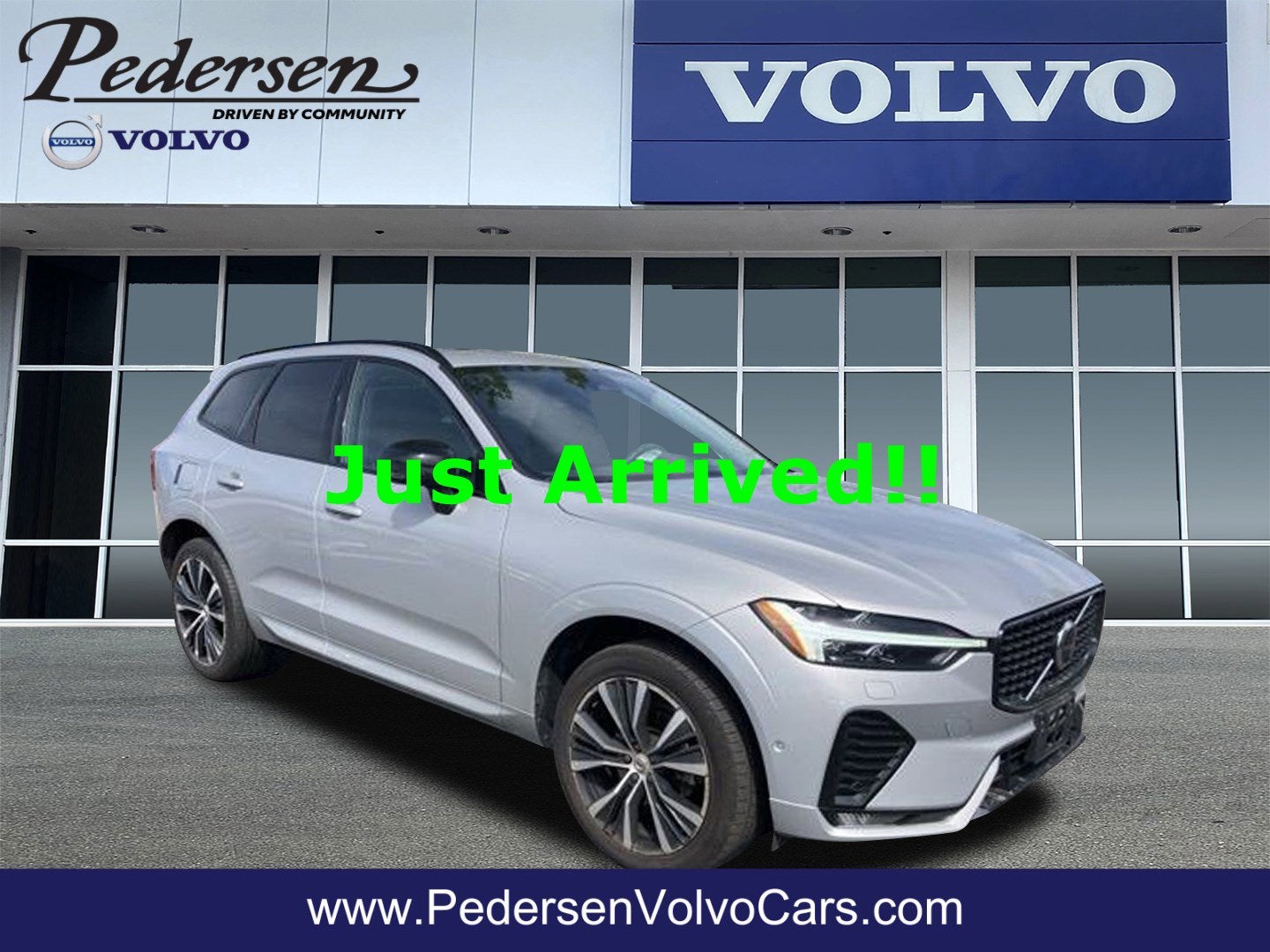 2023 Volvo XC60 B5 Ultimate Dark Theme