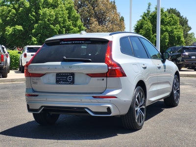 2023 Volvo XC60 B5 Ultimate Dark Theme