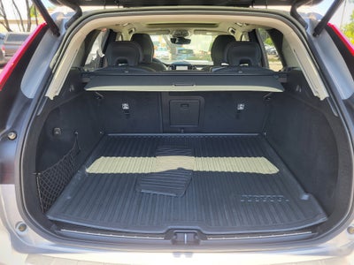 2023 Volvo XC60 B5 Ultimate Dark Theme