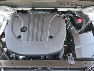 2023 Volvo XC60 B5 Ultimate Dark Theme