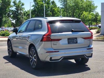 2023 Volvo XC60 B5 Ultimate Dark Theme