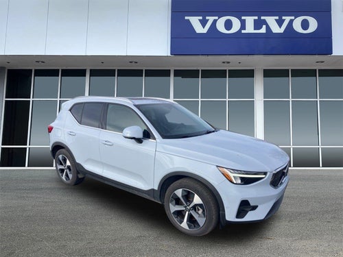 2025 Volvo XC40 B5 Plus Bright Theme