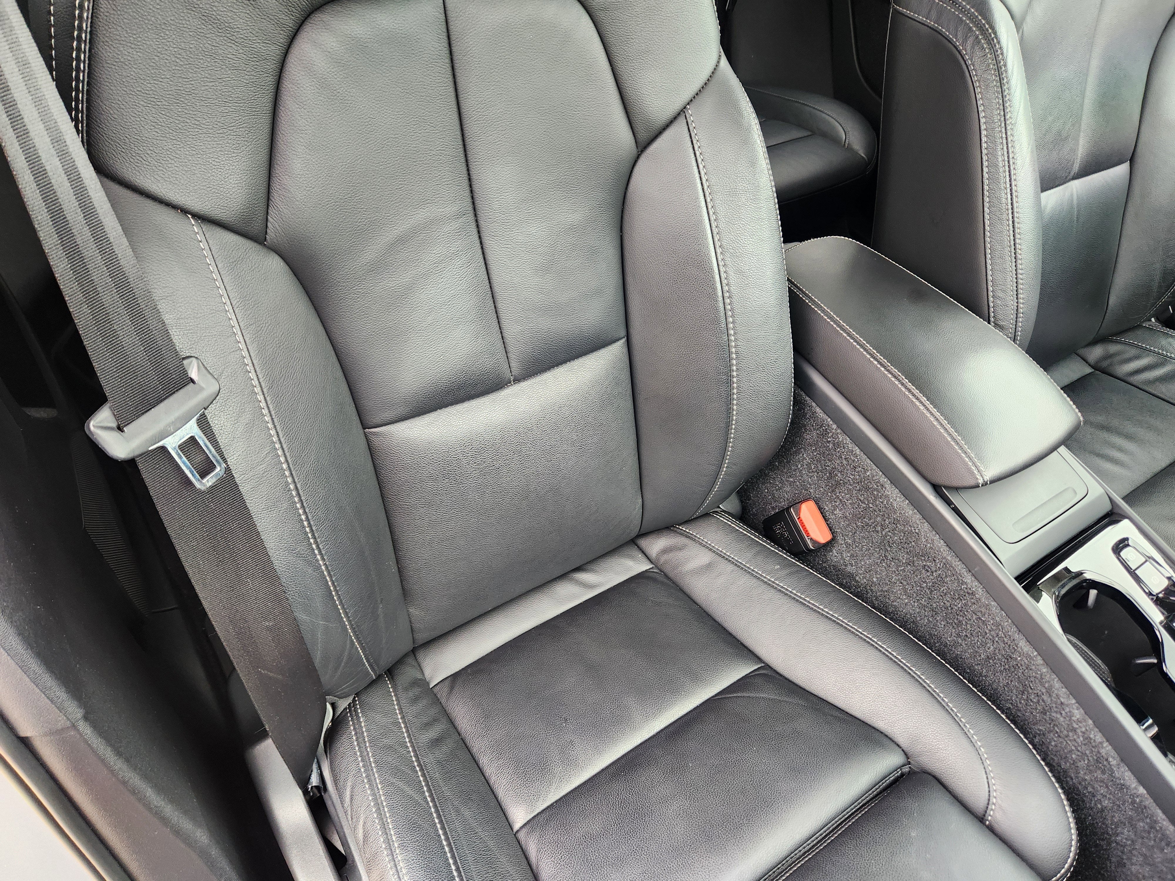 2023 Volvo XC40 Ultimate