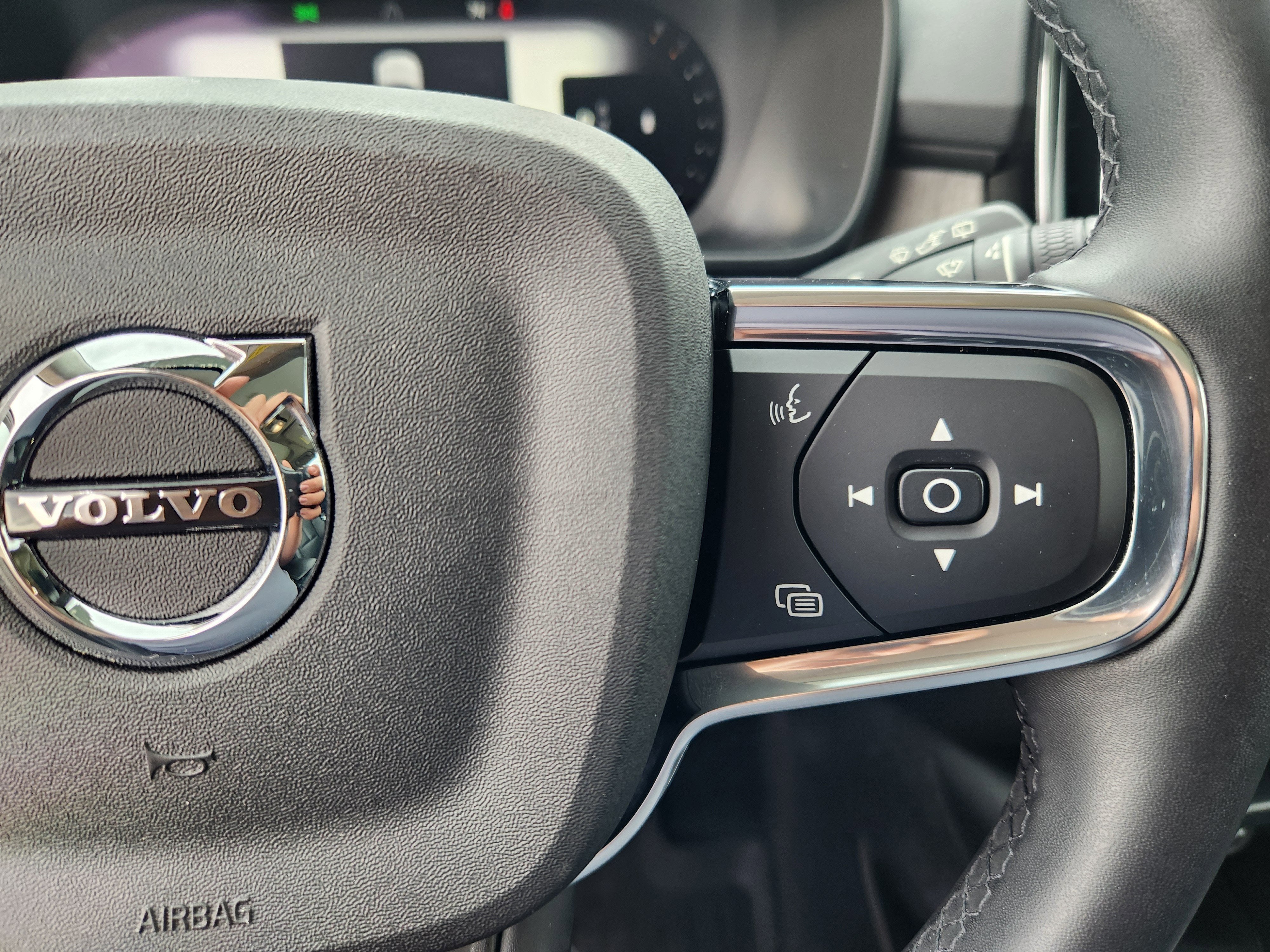 2023 Volvo XC40 Ultimate