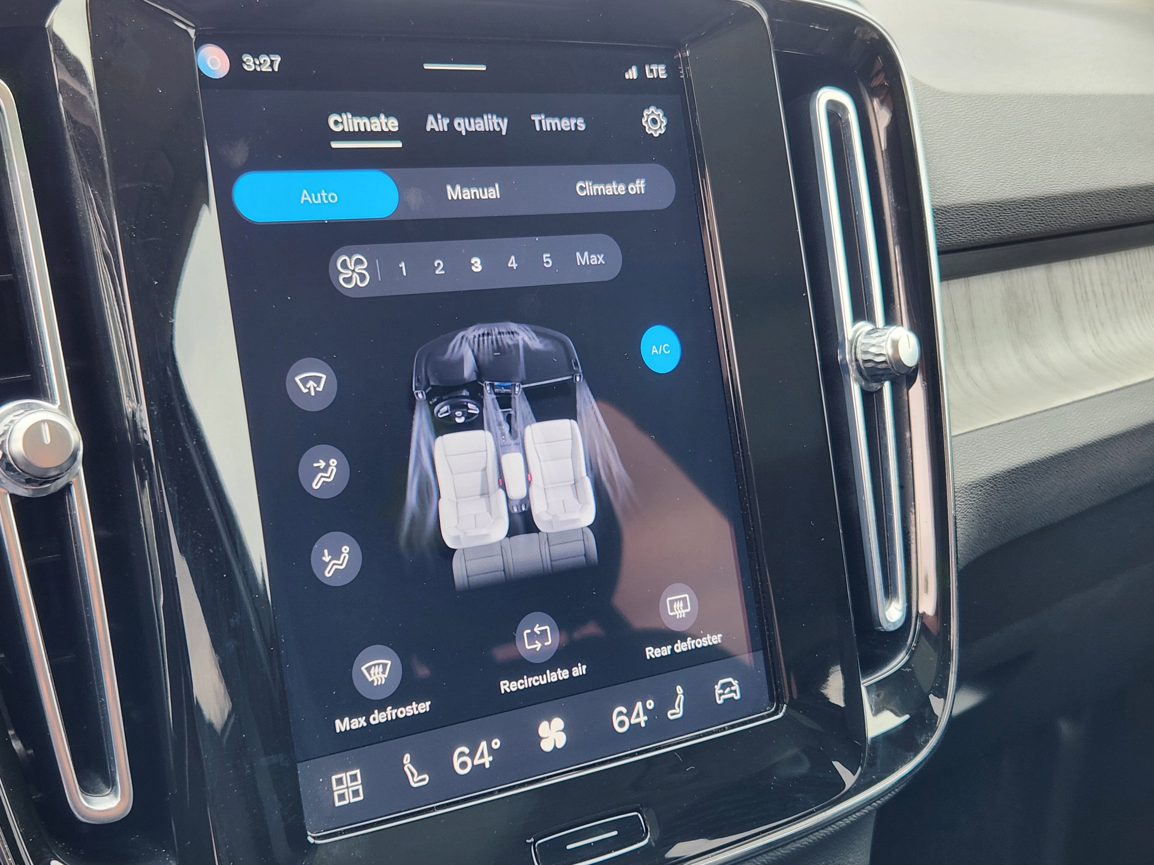 2023 Volvo XC40 Ultimate