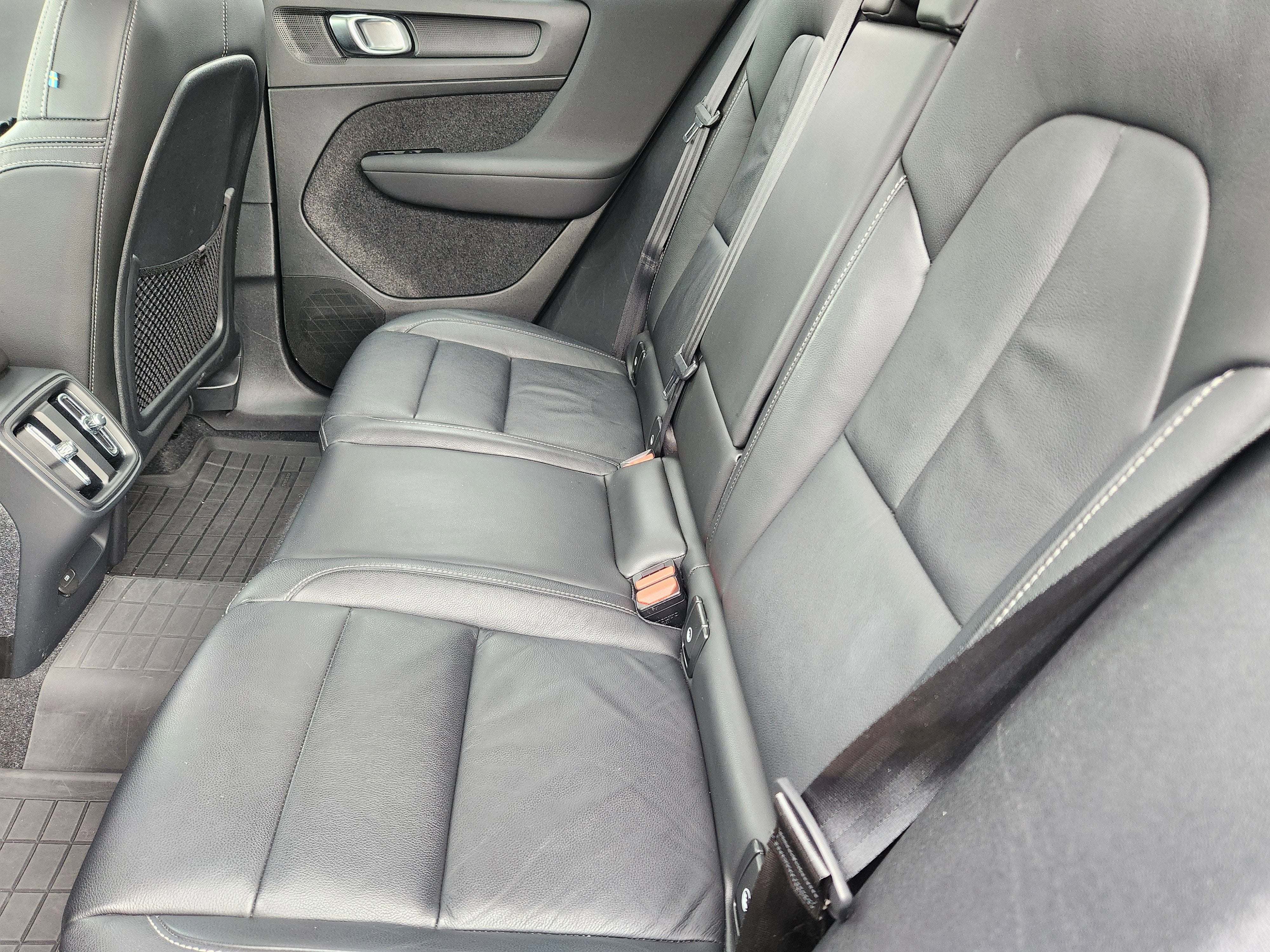 2023 Volvo XC40 Ultimate