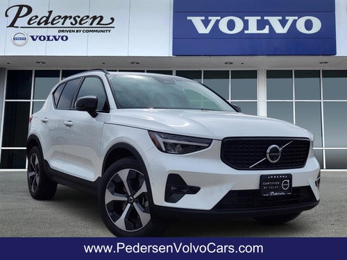 2024 Volvo XC40 B5 Plus Dark Theme