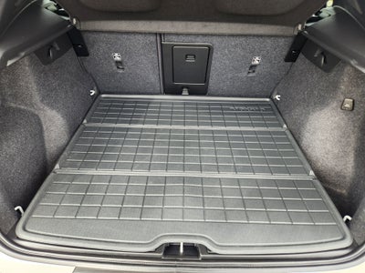 2024 Volvo XC40 B5 Plus Dark Theme