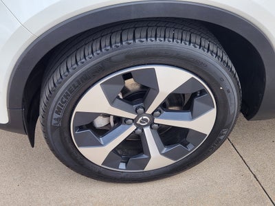 2024 Volvo XC40 B5 Plus Dark Theme