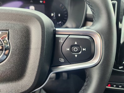 2024 Volvo XC40 B5 Plus Dark Theme