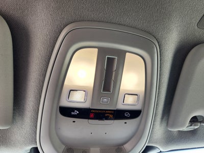 2024 Volvo XC40 B5 Plus Dark Theme