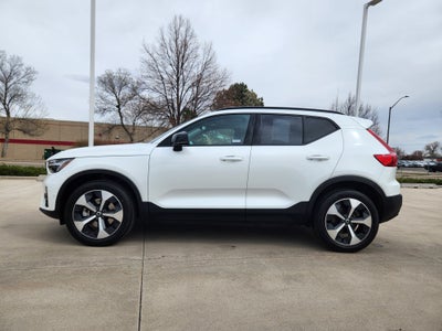 2024 Volvo XC40 B5 Plus Dark Theme