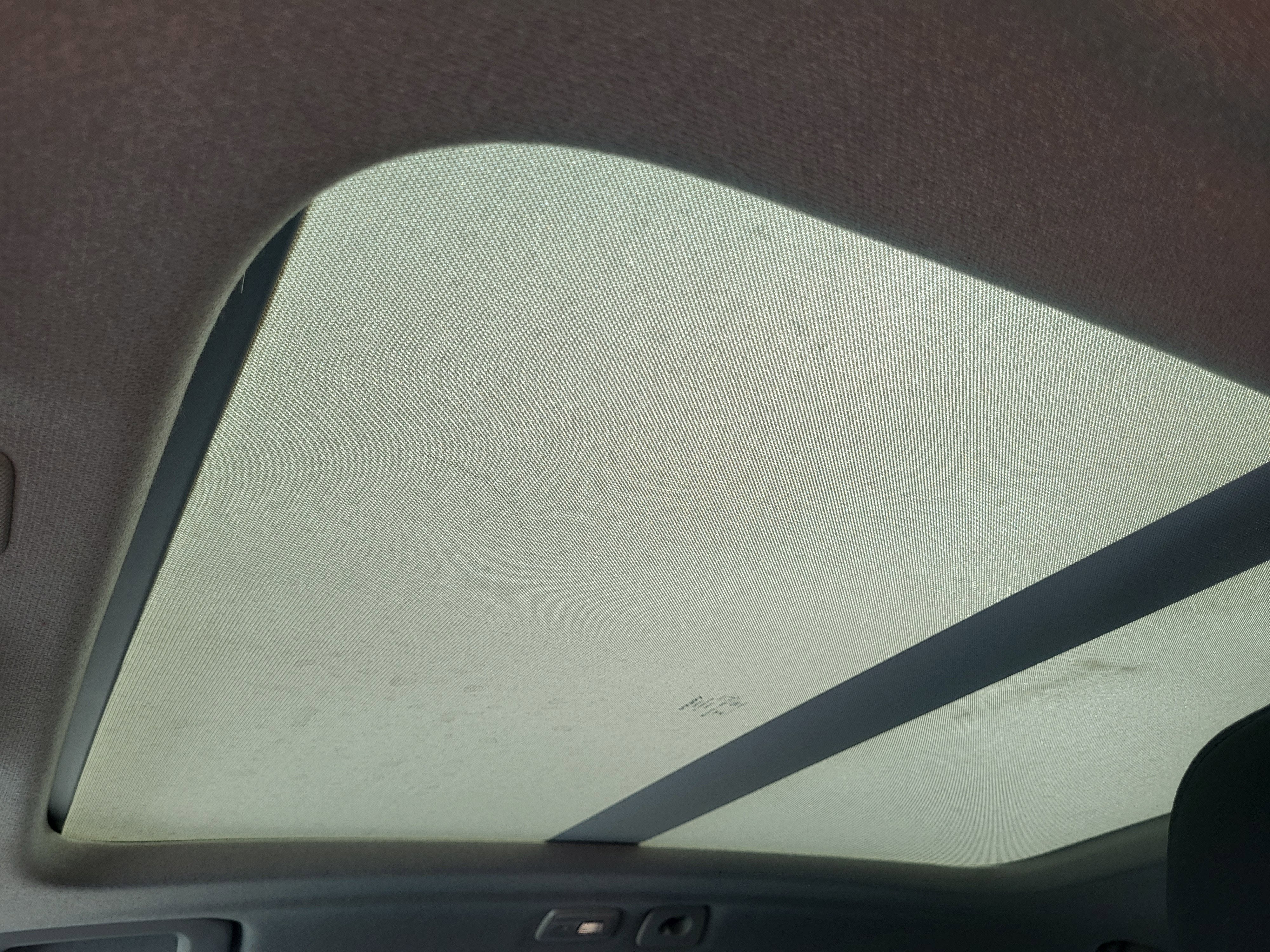 2024 Volvo XC40 B5 Plus Dark Theme