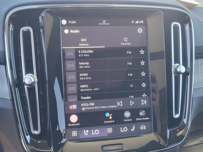 2024 Volvo XC40 B5 Plus Dark Theme