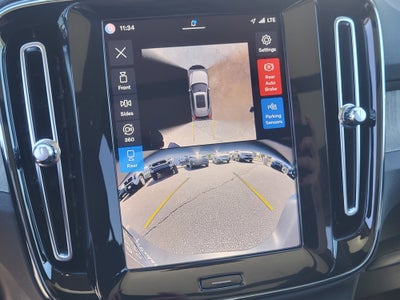 2024 Volvo XC40 B5 Plus Dark Theme