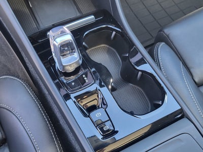 2024 Volvo XC40 B5 Plus Dark Theme