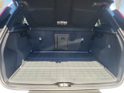 2024 Volvo XC40 B5 Plus Dark Theme