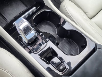 2024 Volvo XC40 B5 Plus Dark Theme