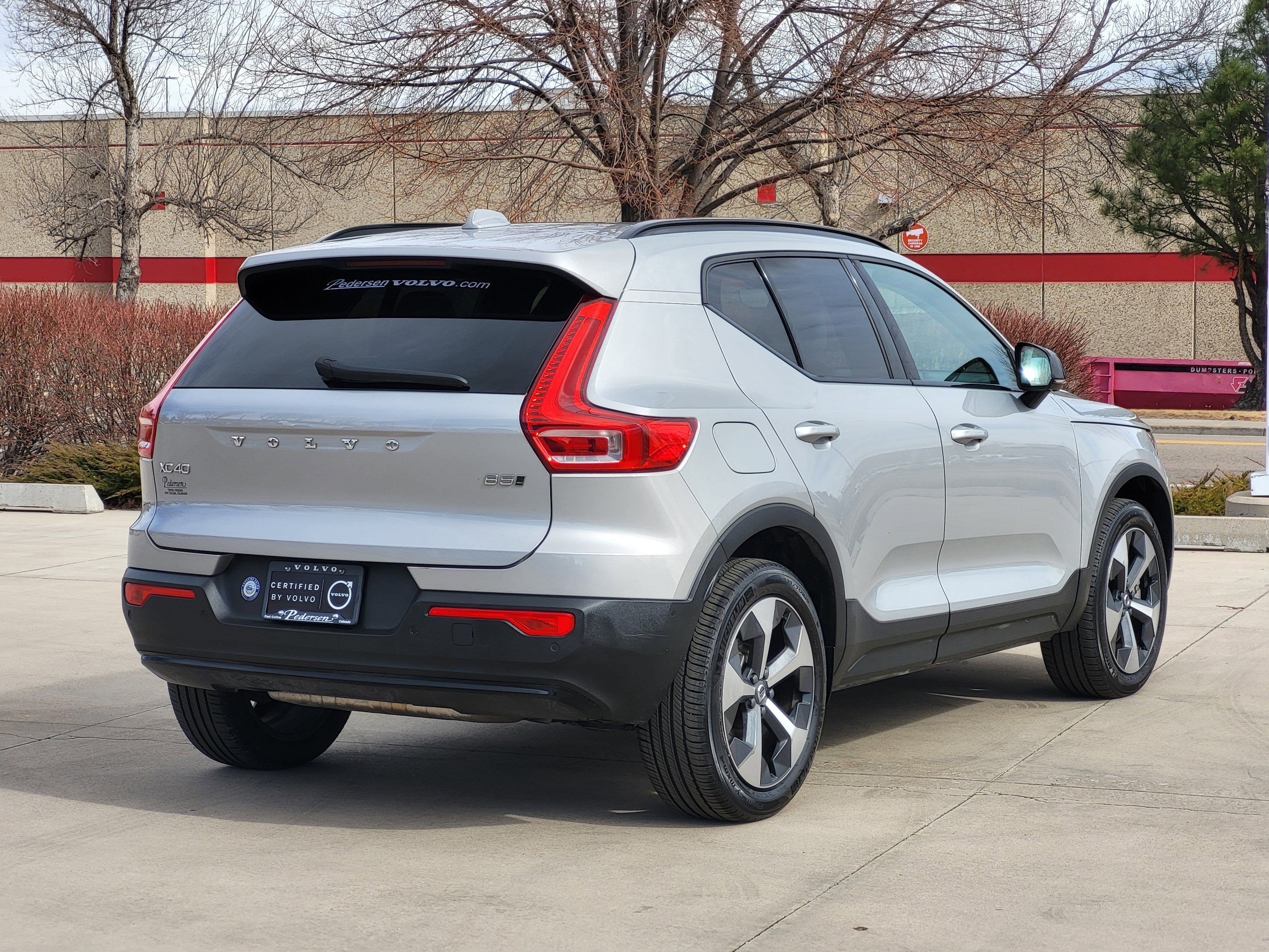2024 Volvo XC40 B5 Plus Dark Theme