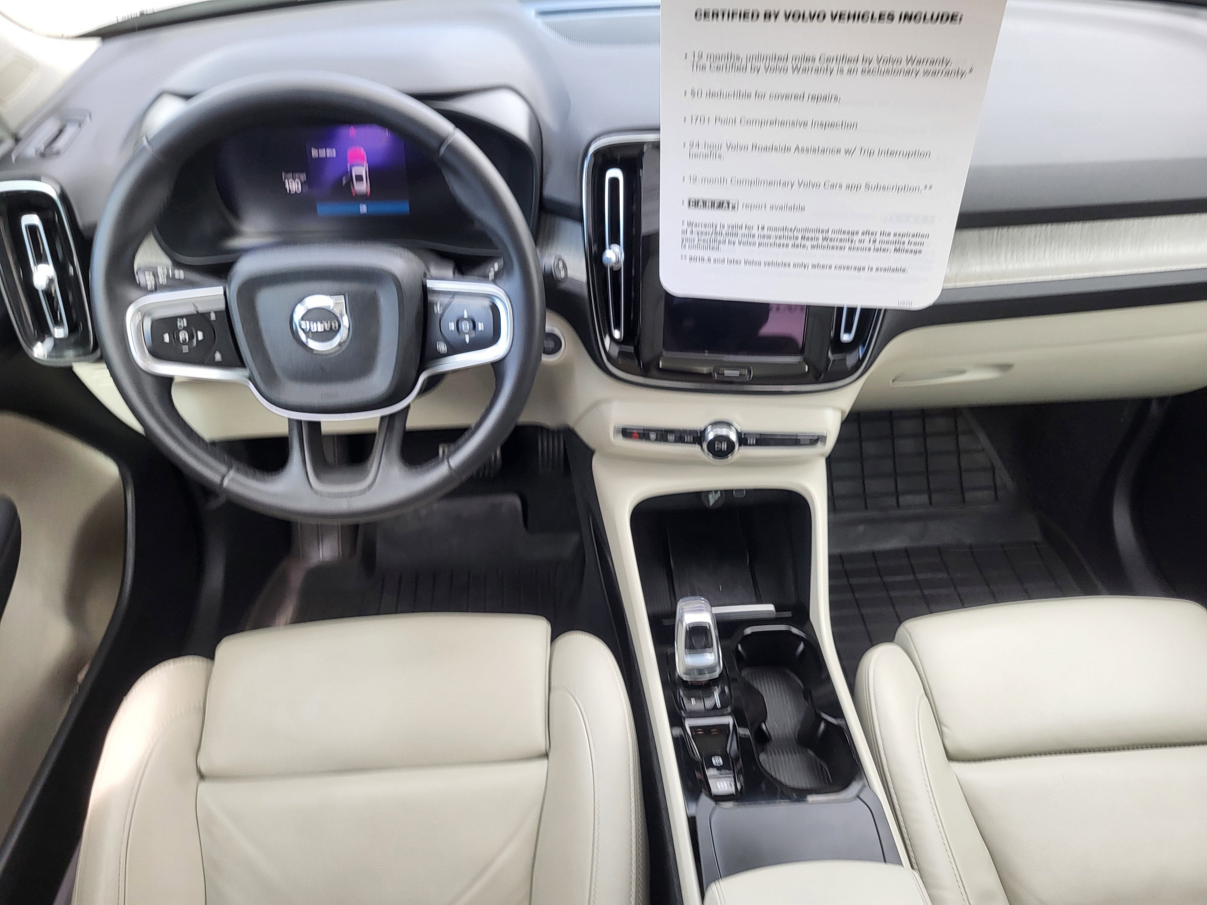 2024 Volvo XC40 B5 Plus Dark Theme