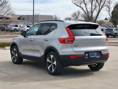 2024 Volvo XC40 B5 Plus Dark Theme