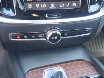 2024 Volvo V60 Cross Country Ultimate