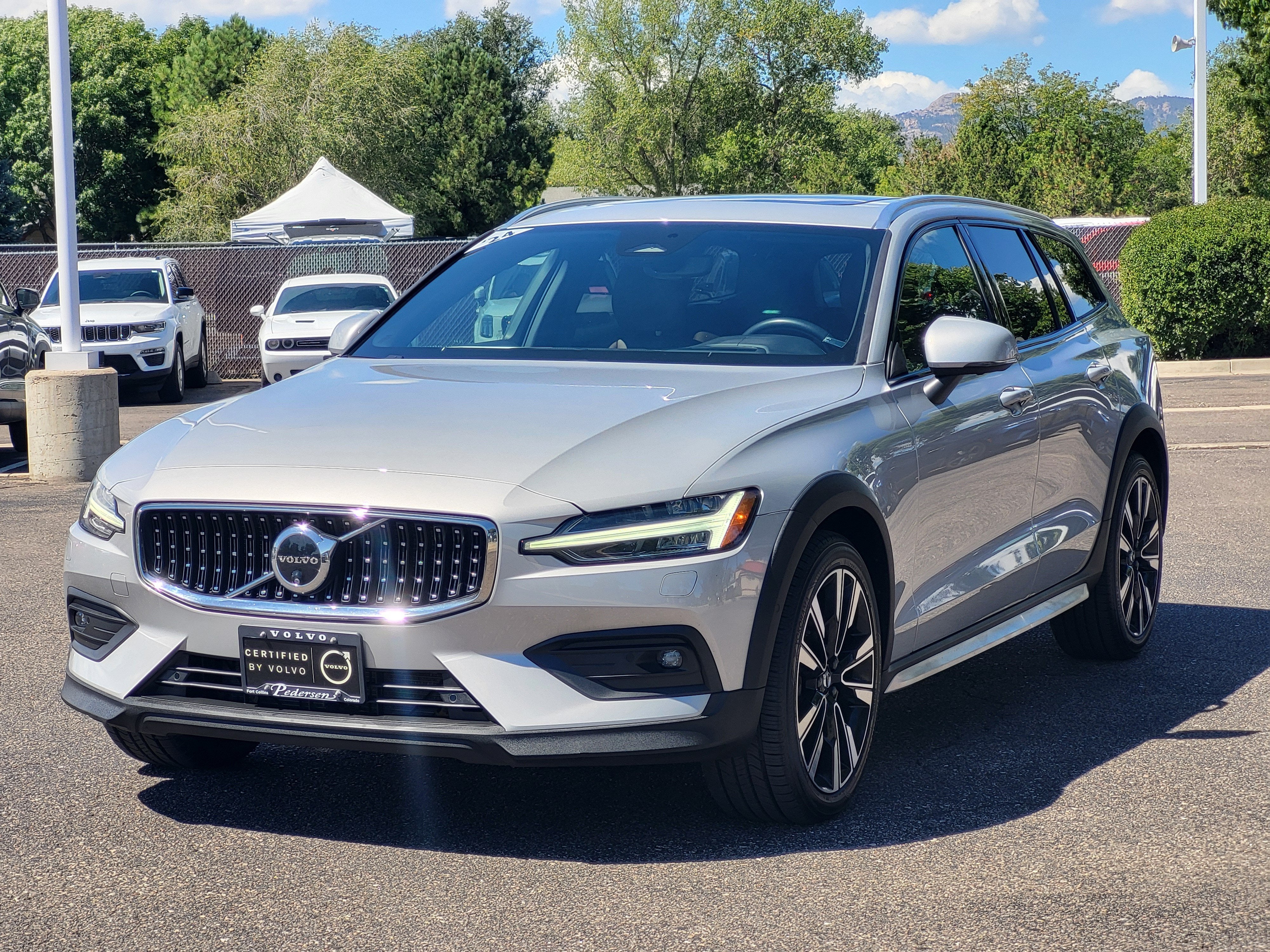 2024 Volvo V60 Cross Country Ultimate