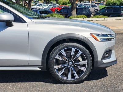2024 Volvo V60 Cross Country Ultimate