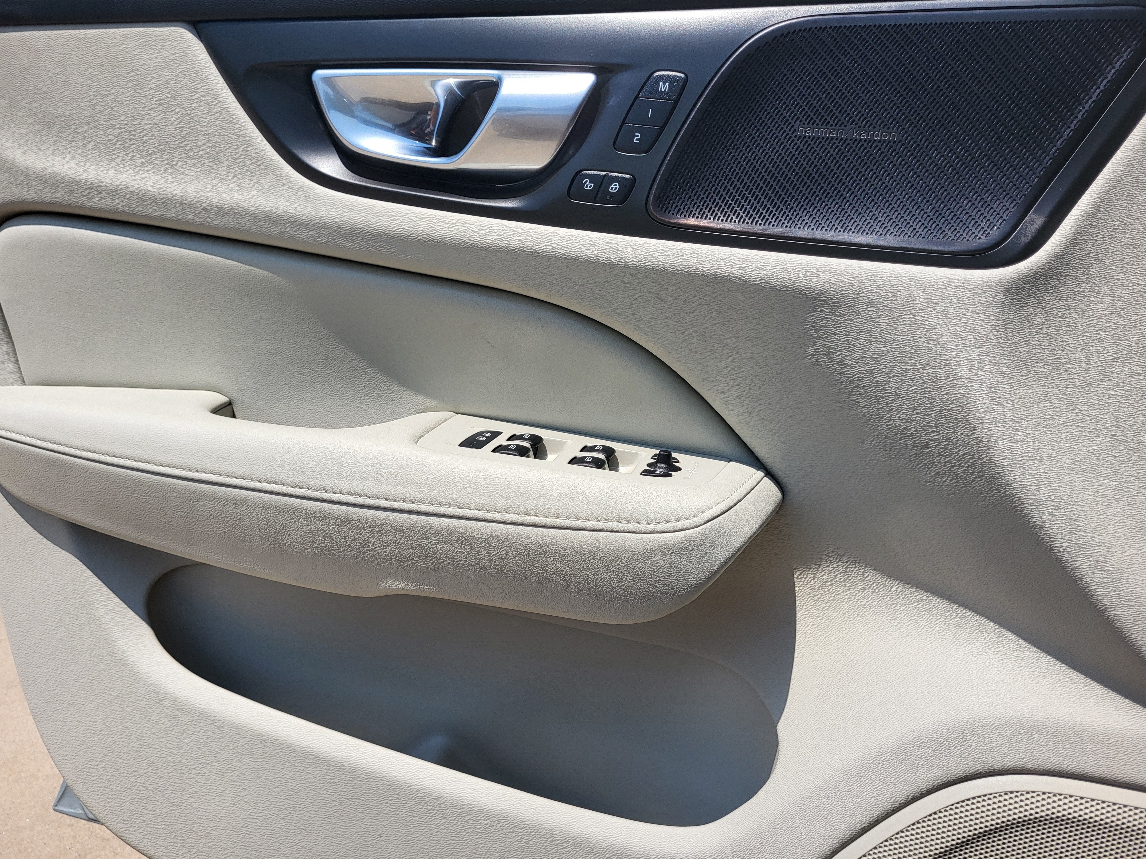 2026 Volvo V60 Cross Country B5 Plus