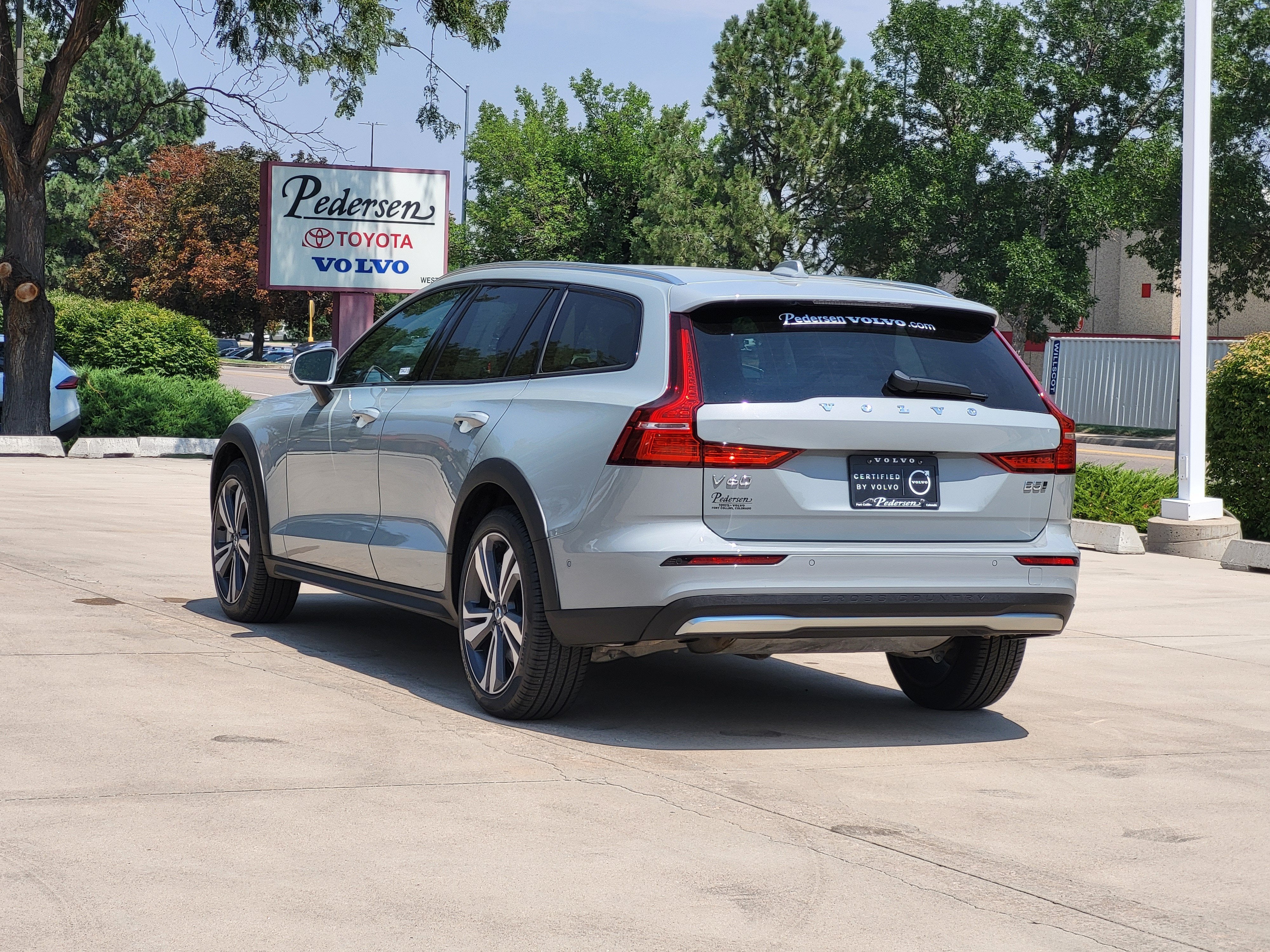 2026 Volvo V60 Cross Country B5 Plus
