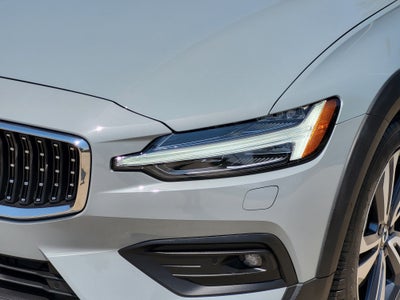 2026 Volvo V60 Cross Country B5 Plus