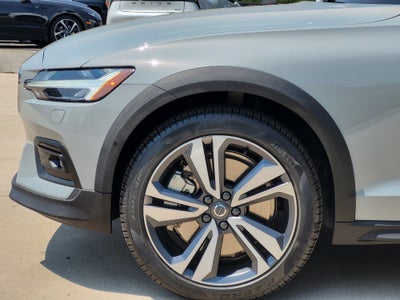 2026 Volvo V60 Cross Country B5 Plus