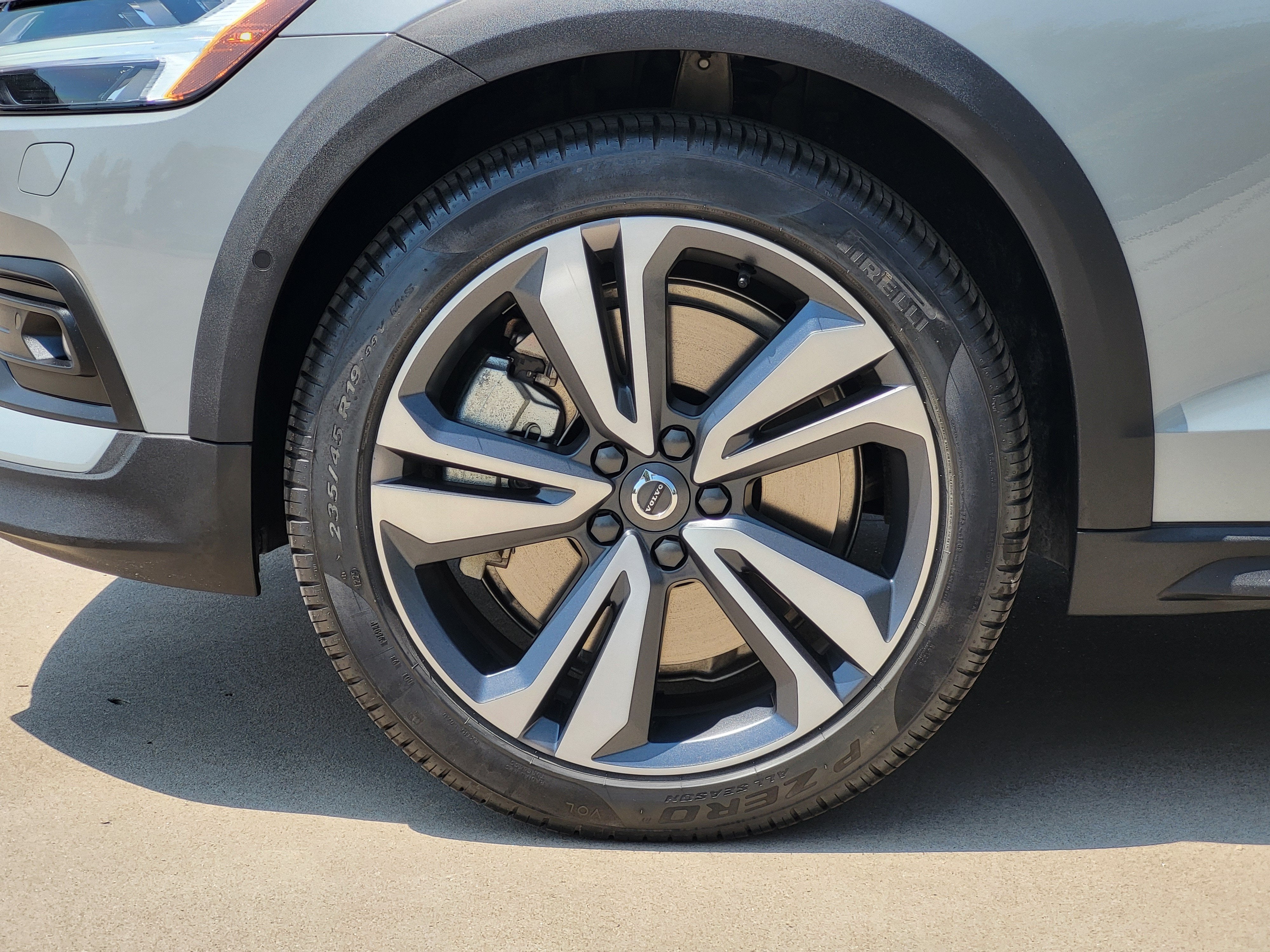 2026 Volvo V60 Cross Country B5 Plus