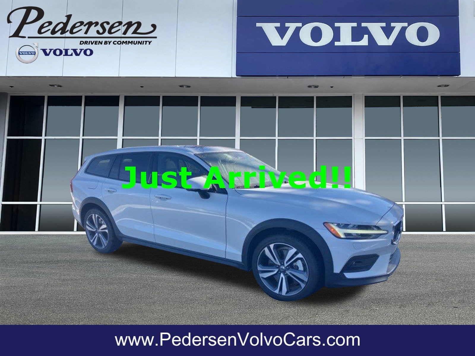 2025 Volvo V60 Cross Country B5 Plus