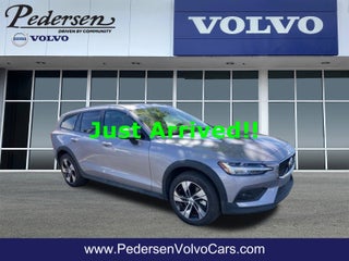 2026 Volvo V60 Cross Country B5 Plus