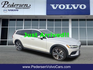 2024 Volvo V60 Cross Country B5 Plus