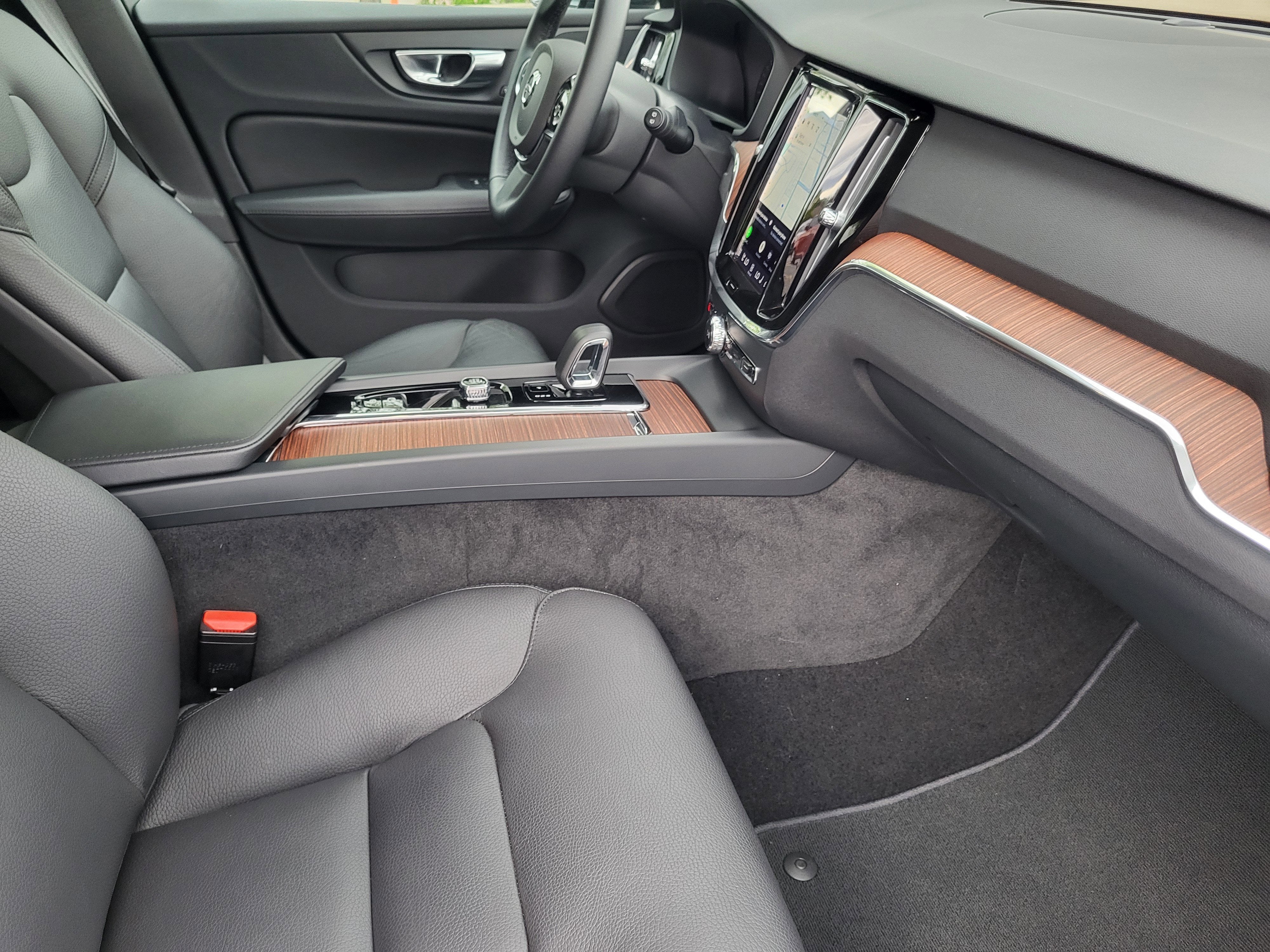 2024 Volvo V60 Cross Country B5 Plus